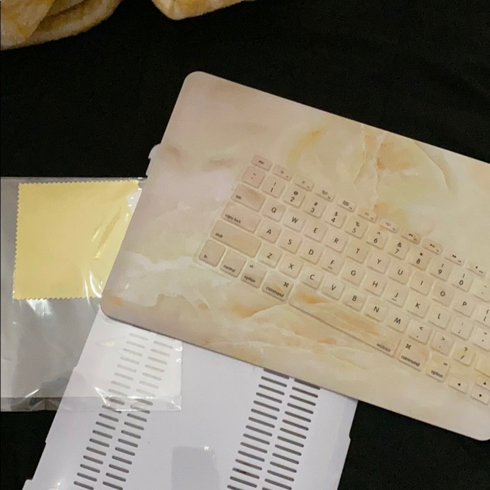 macbook air 13” case